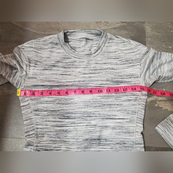 Lululemon Close to Crossing Long Sleeve *Rulu. White, Grey. Striped. Size XS - Picture 10 of 12